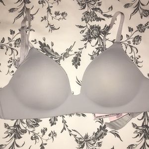 Victoria’s Secret lightly lined wireless bra